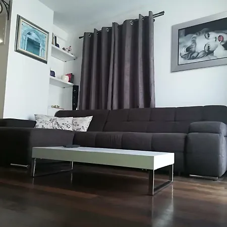 Brzovic Apartment